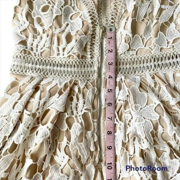 Romeo + Juliet Couture Double V Neck Midi Dress - Picture 9 of 14